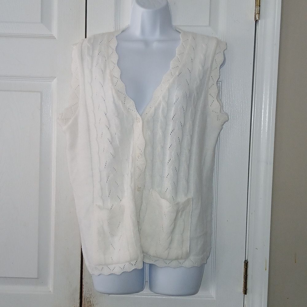 College Point white sweater vest cardigan with pockets Sz L NWOT